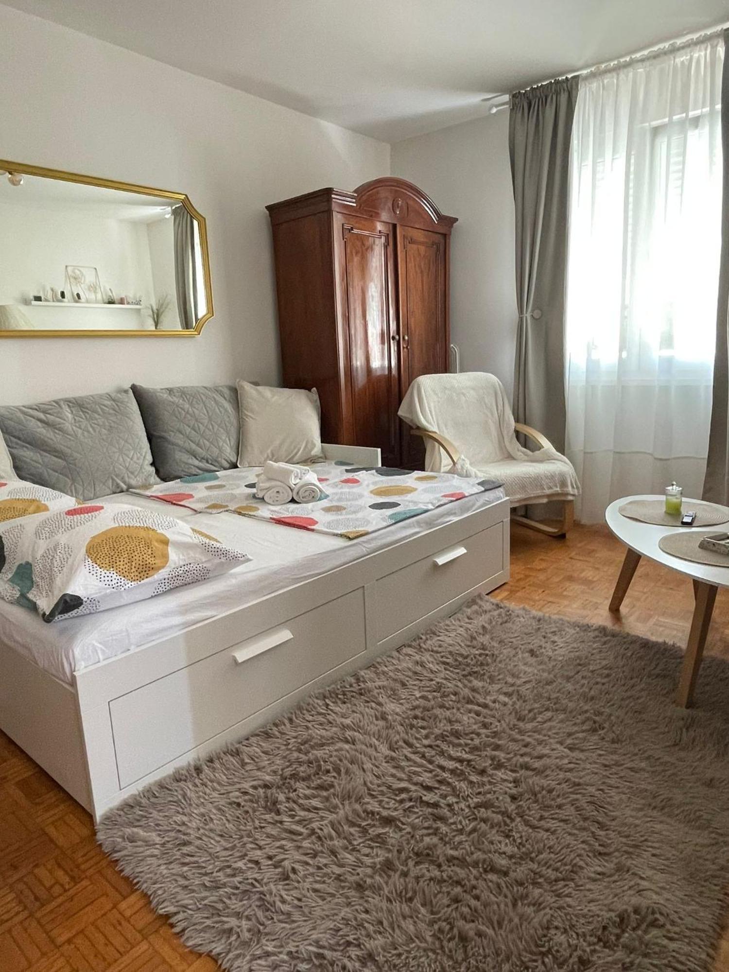 Studio Apartman Providenca Split Exteriör bild